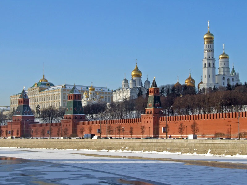 kreml_moskau_winter_800