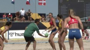 Beachhandball: endlich Hosen – aber weiter körperbetont