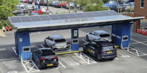 Von Unternehmen zu mieten: Pop-up-Solartankstellen für E-Autos