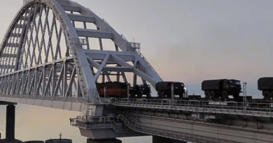 Über die neue Kertsch-Brücke transportiert Russland auch Militärgüter auf die Krim.