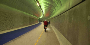 Norwegen baut Velotunnel, die Schweiz schliesst Veloroute