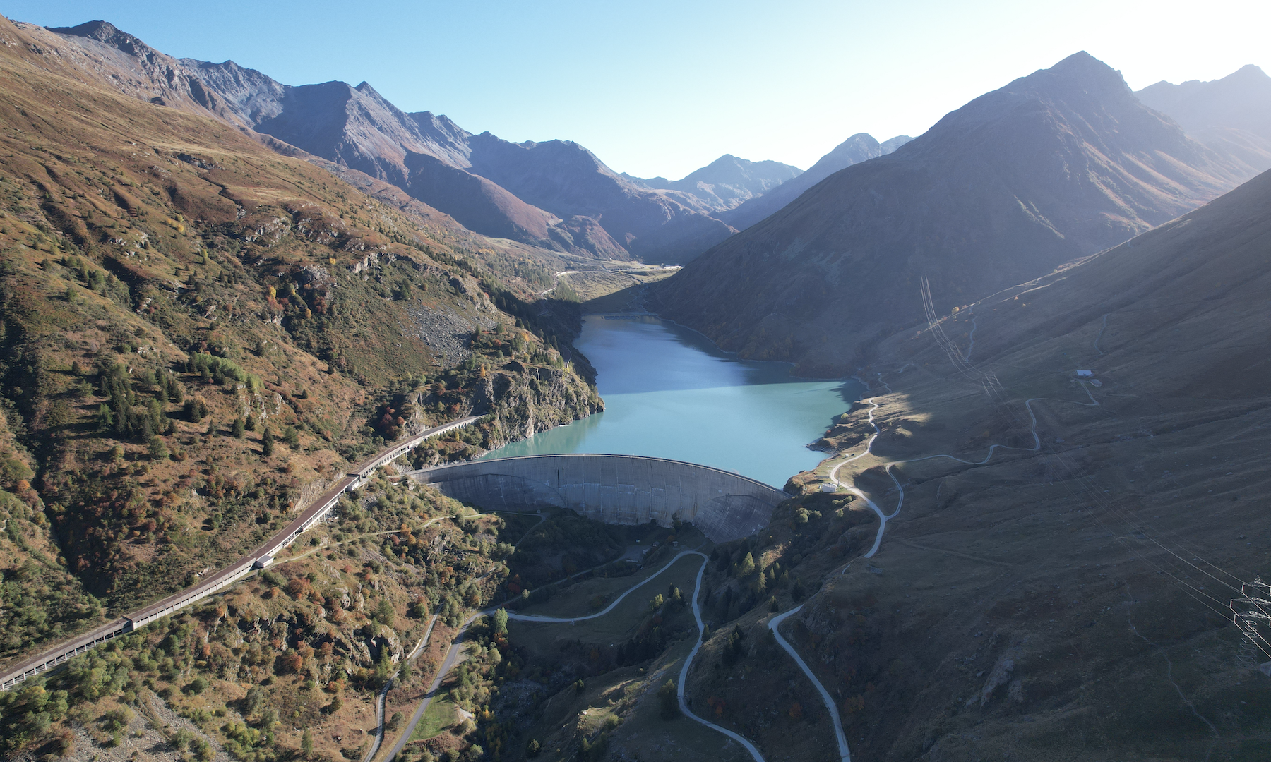 Unmögliches Projekt Toules Staumauer im Wallis.Romande Energie.Front