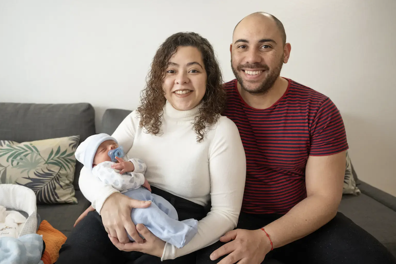 Maira und Toño Montes mit Baby Manuel